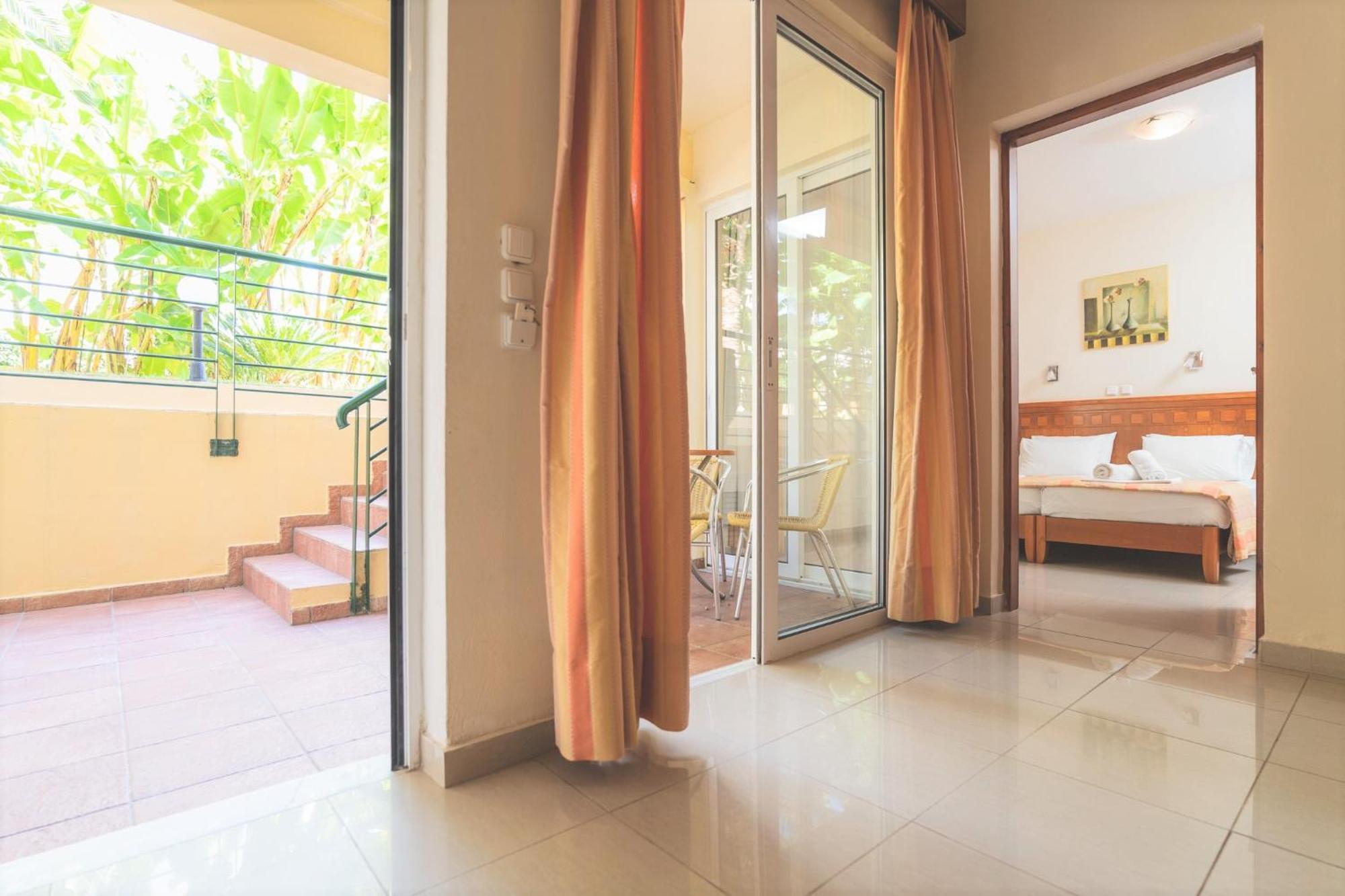 Helios Apartments Kato Daratso Extérieur photo